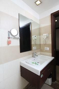 Oyo Rooms Malviya Nagar Market Új-Delhi Kültér fotó