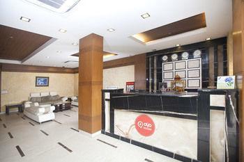 Oyo Rooms Malviya Nagar Market Új-Delhi Kültér fotó