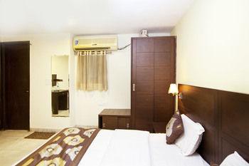 Oyo Rooms Malviya Nagar Market Új-Delhi Kültér fotó
